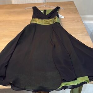London Times Black and Green Fit and Flare Midi Dress